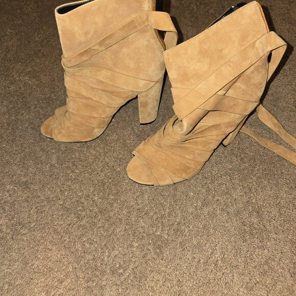 Aldo peek through ankle wrap shoes - Picture 2 of 3